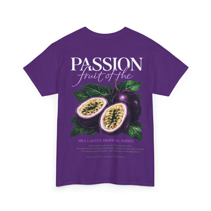 Lila MEA LAETUS T-Shirt mit großem Maracuja-Backprint im Tropical-Botanical-Look.
