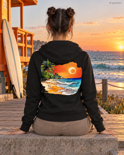 MEA LAETUS Ladies Sweatjacke Holiday Sunset in Schwarz – Sitzende Rückenansicht mit tropischem Sonnenuntergangsmotiv.