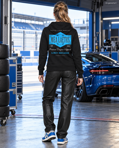 MEA LAETUS Damen Sweatjacke Limitbreaker Emblem Blau in Schwarz – Rückansicht vor einer Boxengarage mit großem Rückenprint.